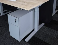 Ceha Adjust 2 Plus Elektrisch hoogteverstelbaar Zit-sta-bureau Rechthoekig Wit Eiken T-Voet 1,200 (B) x 800 (D) x 1,300 (H) mm Melamine, metaal