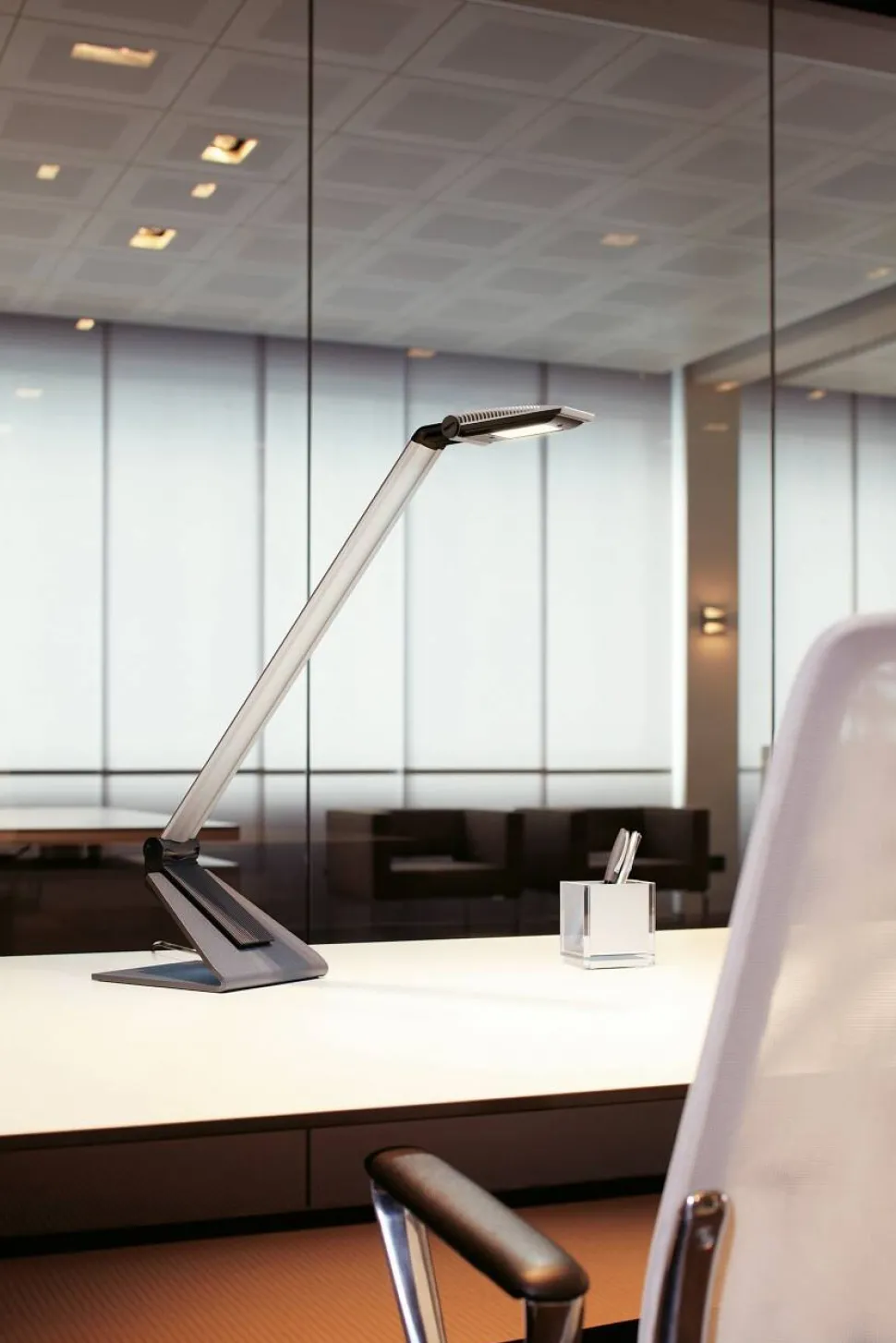 Maul MAULsolaris Bureaulamp LED Zilver Netstroom 160 x 400 x 643 mm