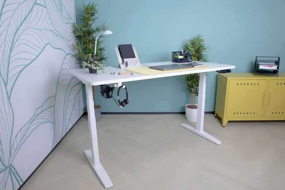 Viking Realspace Elektrisch hoogteverstelbaar Zit-sta-bureau Wit 1,600 (B) x 800 (D) x 1,300 (H) mm Melamine, staal
