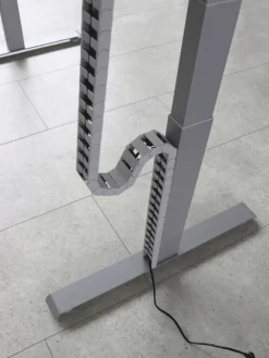 VLXK65 Elektrisch hoogteverstelbaar Zit-sta-bureau Beuken C-Voet 1,800 (B) x 800 (D) x 1,295 (H) mm Spaanplaat, Staal
